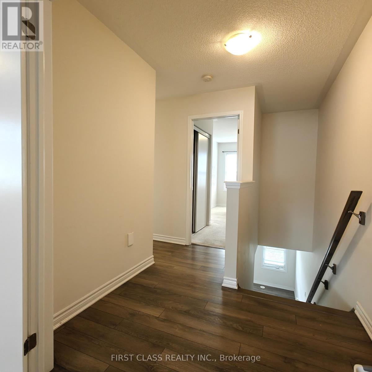 11 Tight Court, Milton, Ontario  L9T 8S3 - Photo 16 - W12482662