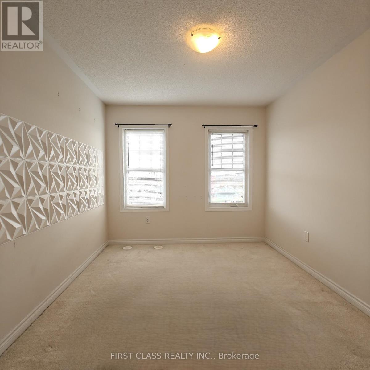 11 Tight Court, Milton, Ontario  L9T 8S3 - Photo 19 - W12482662