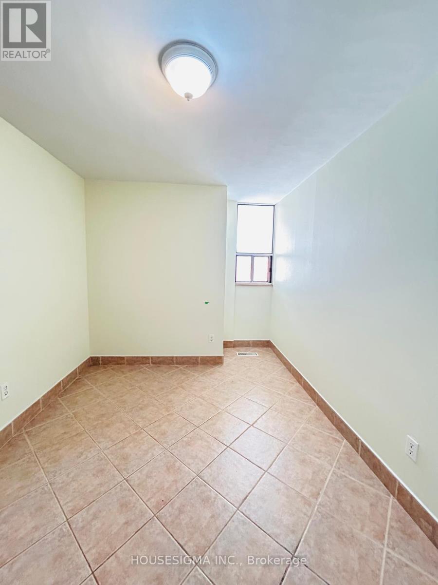 314 - 1300 Marlborough Court, Oakville, Ontario  L6H 2S2 - Photo 14 - W12482666