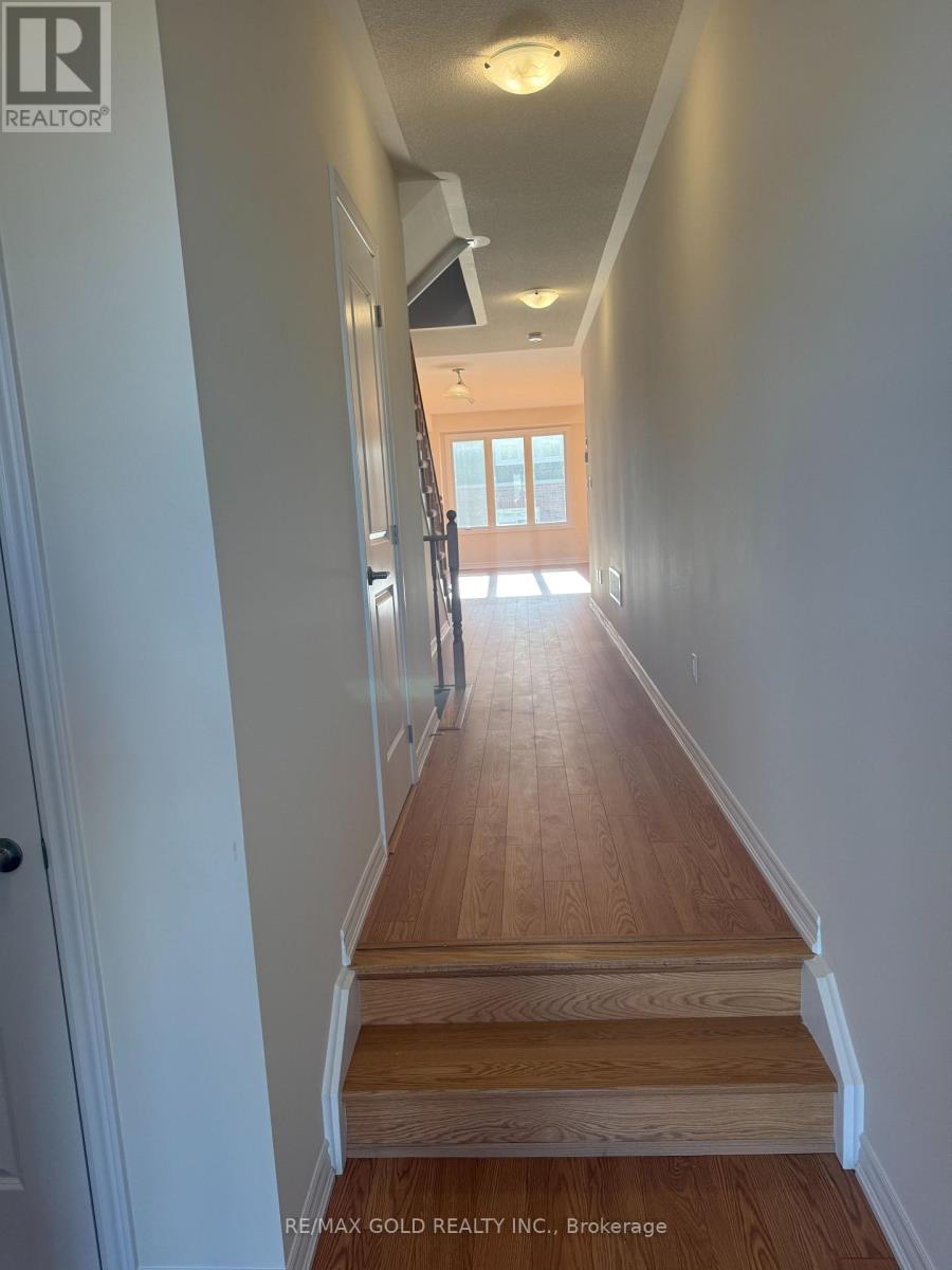 185 Gear Avenue, Erin, Ontario  N0B 1T0 - Photo 4 - X12482661