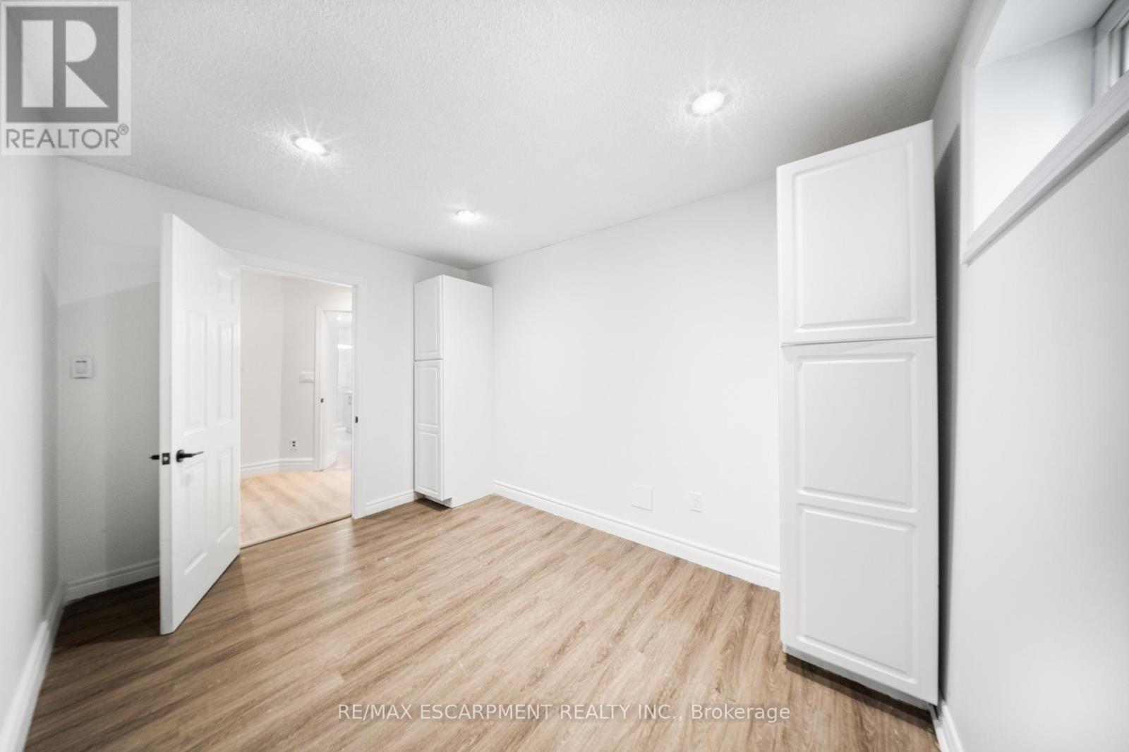 665 Kipling Avenue, Toronto, Ontario  M8Z 5G2 - Photo 33 - W12364462