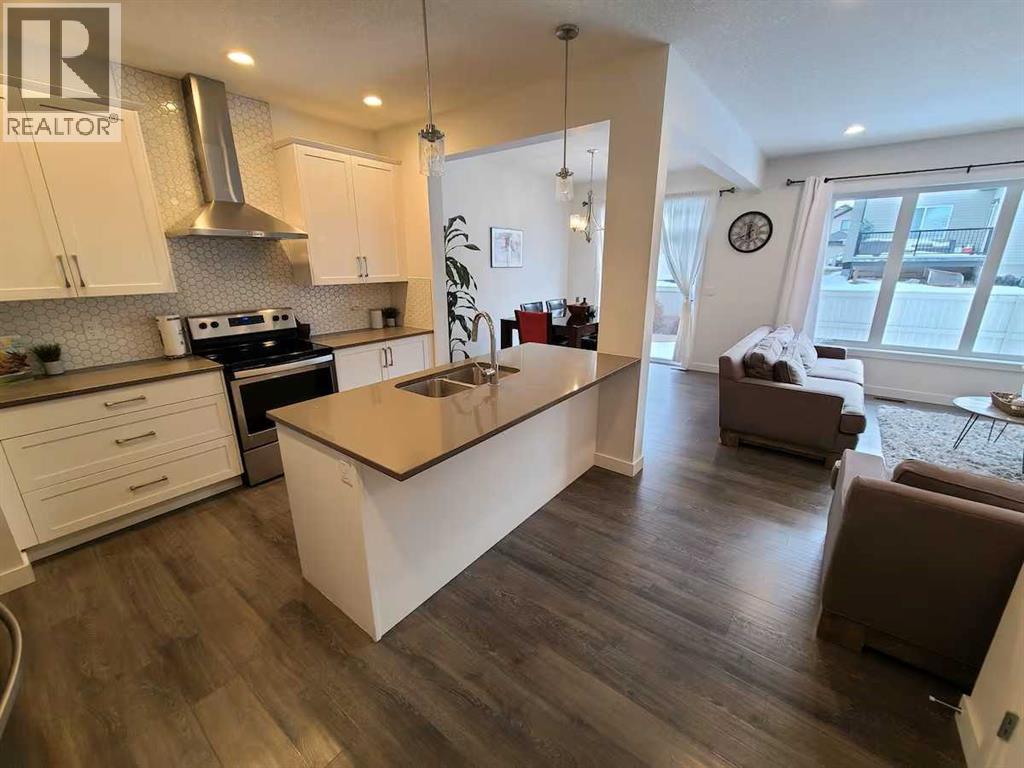 Property at 337 Bayview Way SW image 3