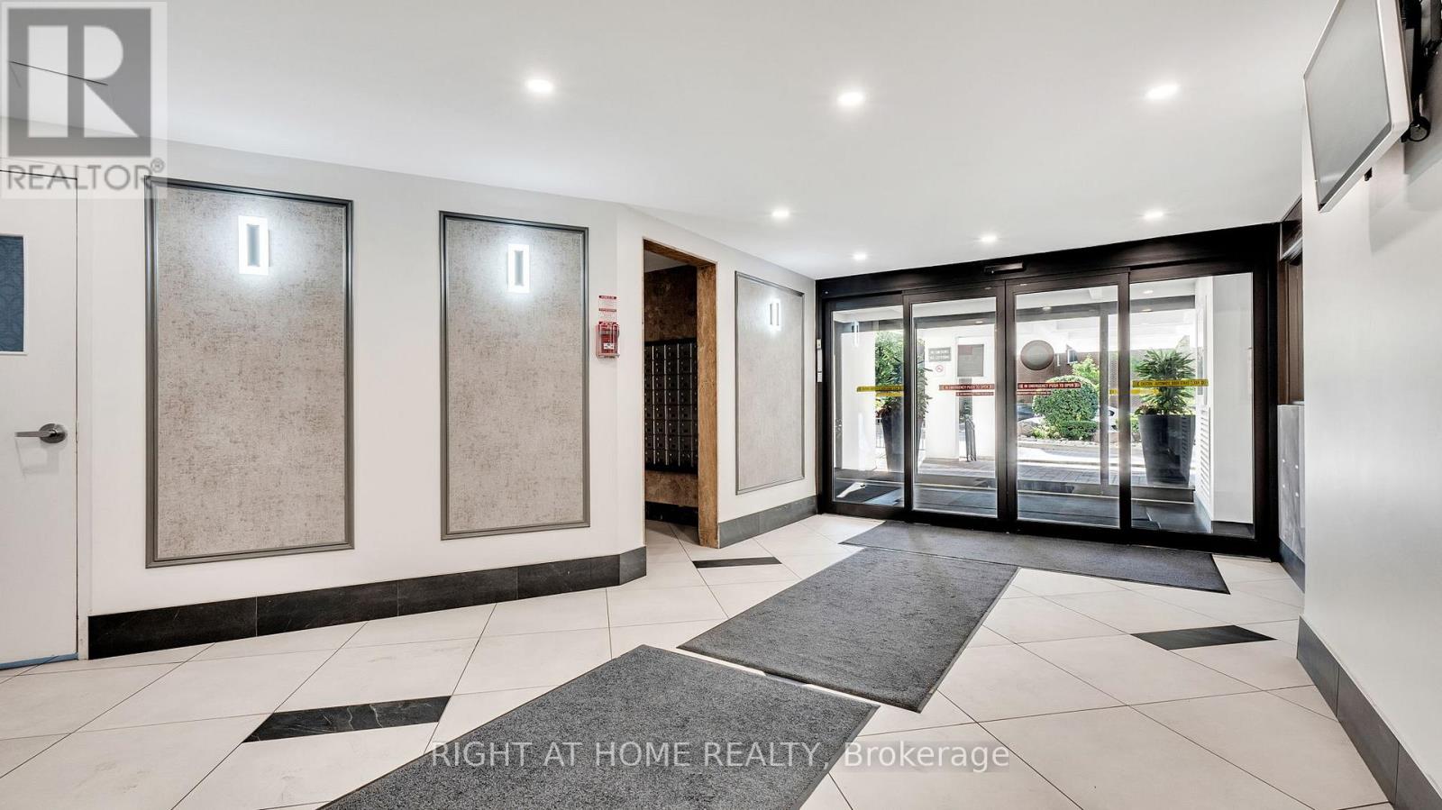 505 - 5 Vicora Linkway Way, Toronto, Ontario  M3C 1A5 - Photo 5 - C12482336