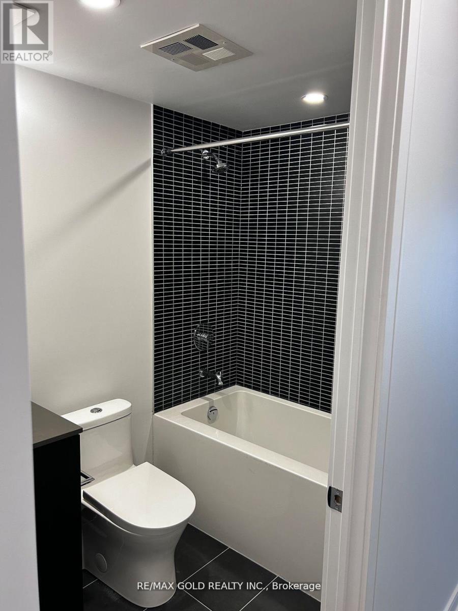 1312 - 1 Jarvis Street, Hamilton, Ontario  L8R 0A8 - Photo 11 - X12478457