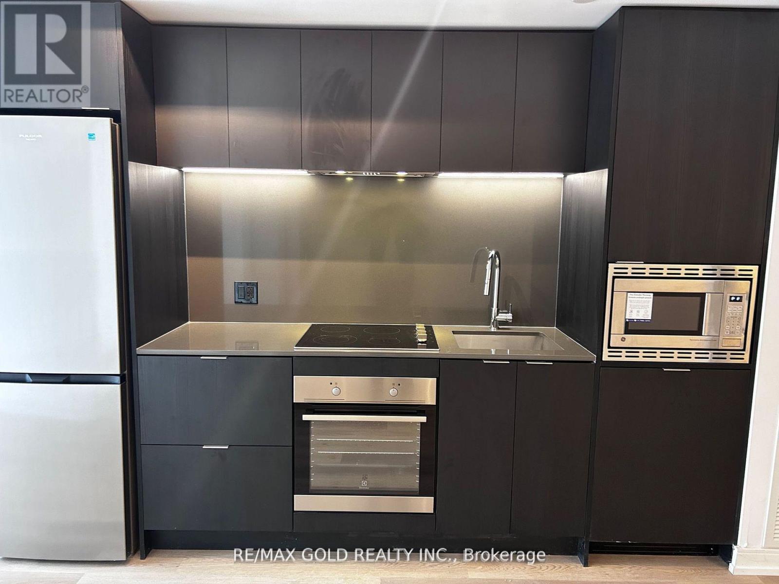1312 - 1 Jarvis Street, Hamilton, Ontario  L8R 0A8 - Photo 9 - X12478457