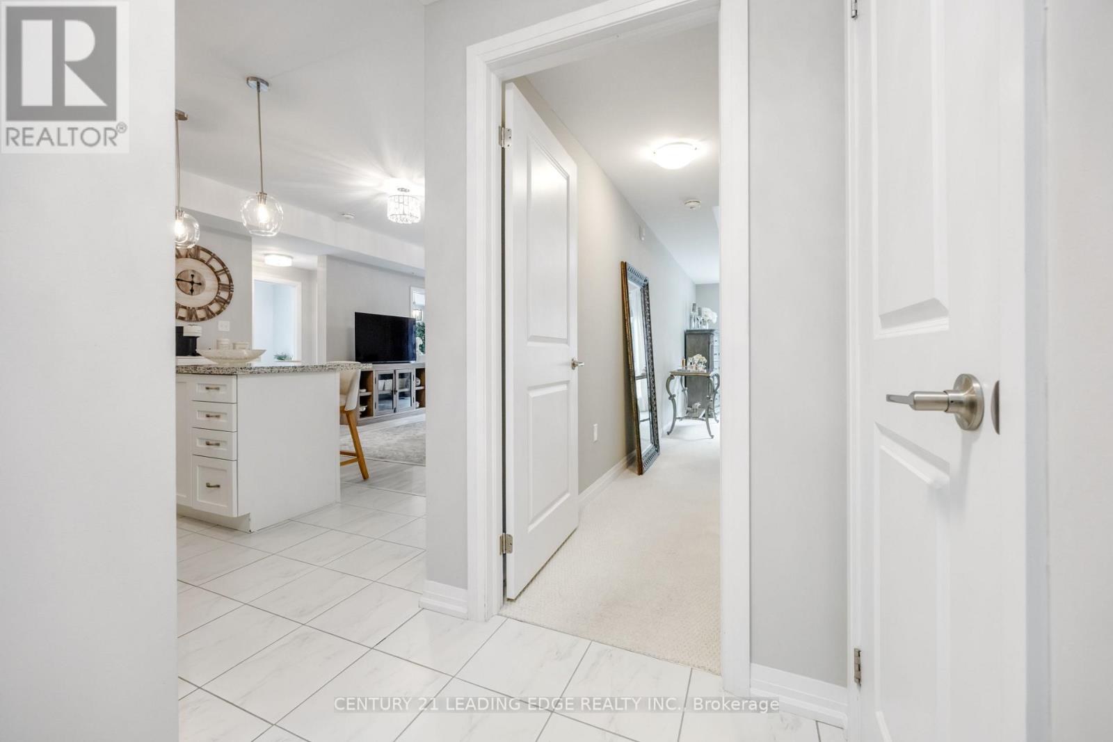 209 - 300 Essa Rd, Barrie (0 West), Ontario  L9J 0B9 - Photo 22 - S12482688