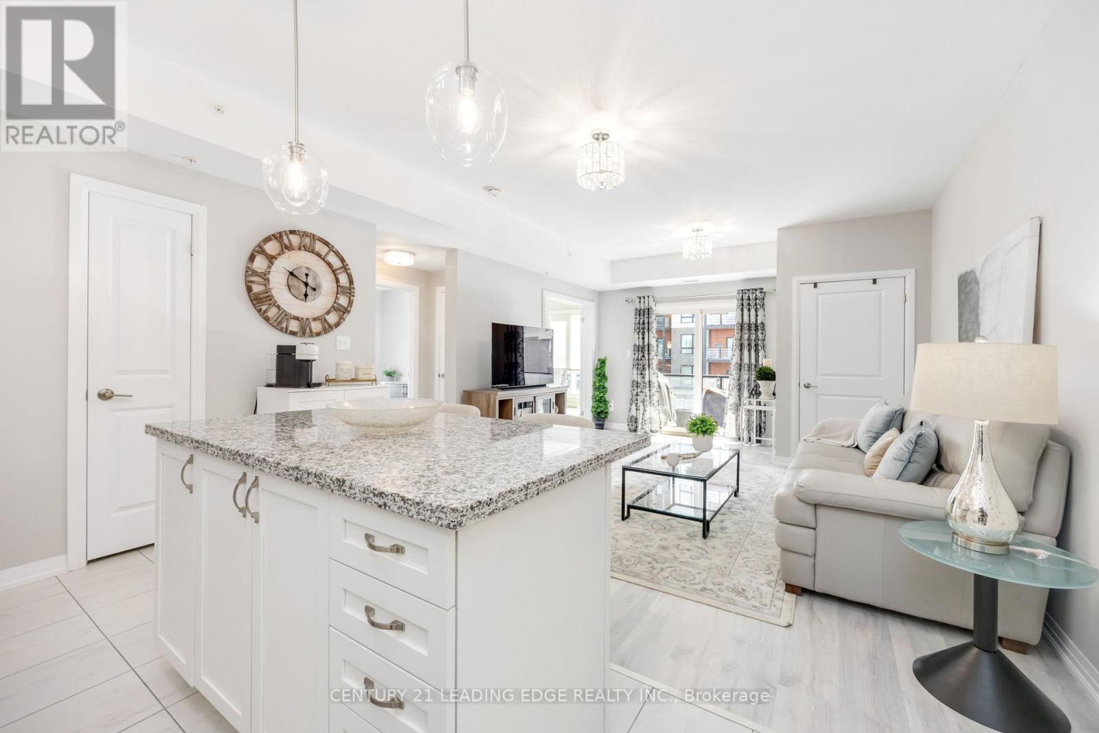 209 - 300 Essa Rd, Barrie (0 West), Ontario  L9J 0B9 - Photo 6 - S12482688