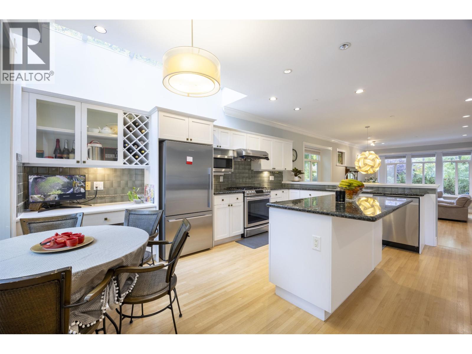 4203 W 14th Avenue, Vancouver, British Columbia  V6R 2X7 - Photo 12 - R3060118