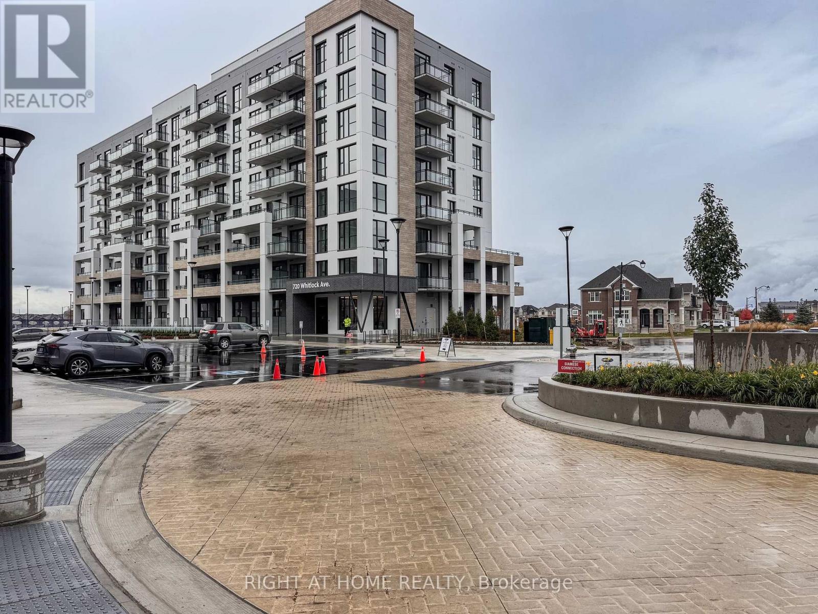 215 - 720 WHITLOCK AVENUE, Milton, Ontario
