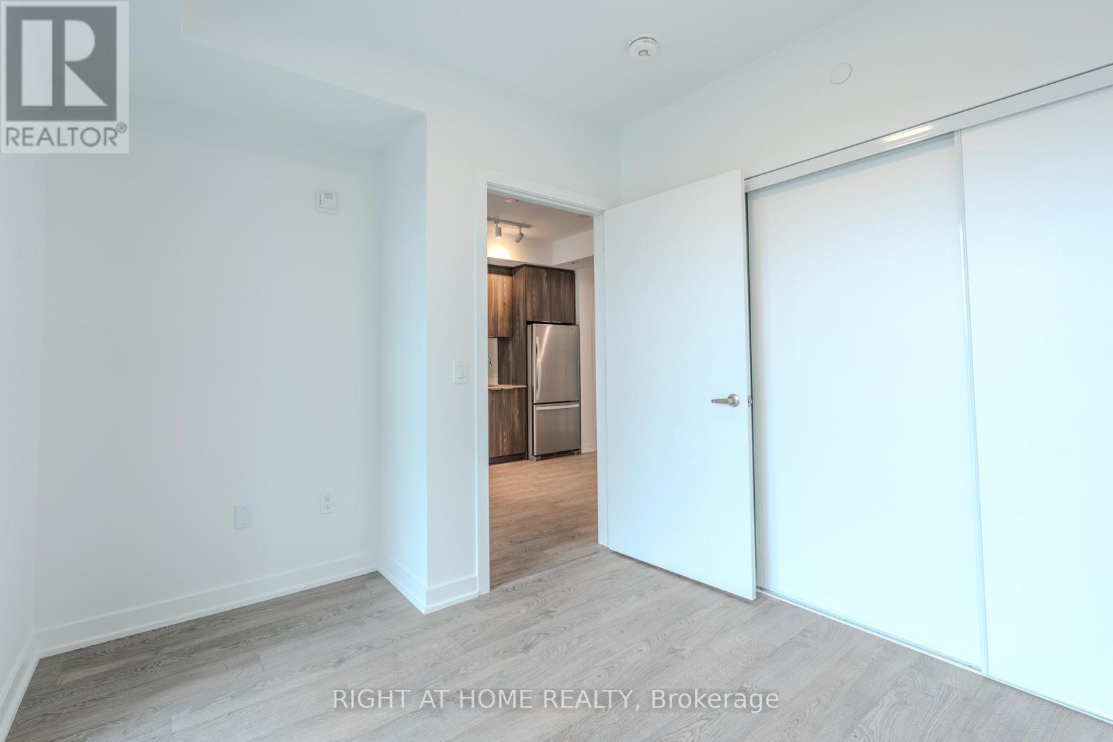 215 - 720 Whitlock Avenue, Milton, Ontario  L9E 2B5 - Photo 15 - W12482676