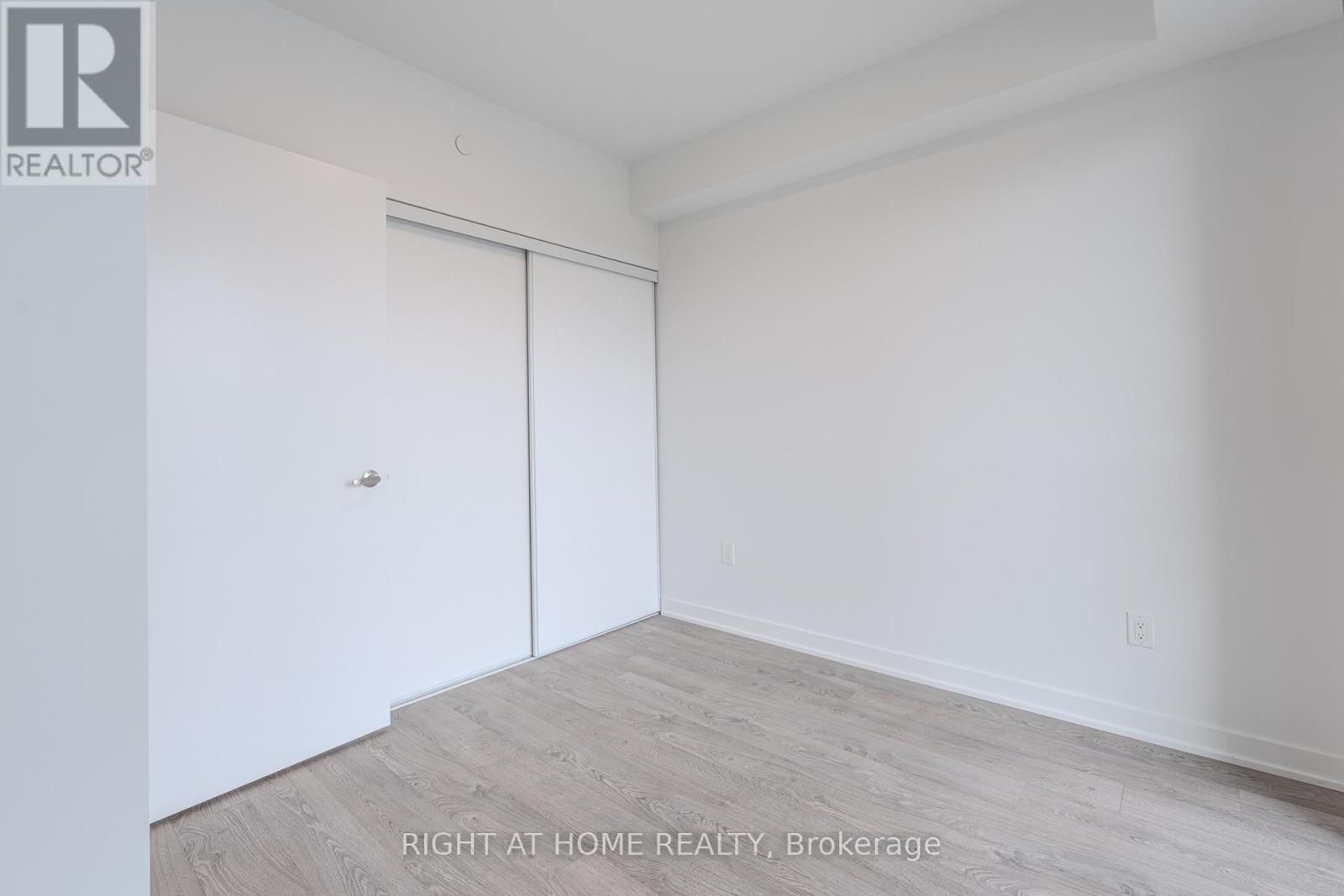 215 - 720 Whitlock Avenue, Milton, Ontario  L9E 2B5 - Photo 16 - W12482676