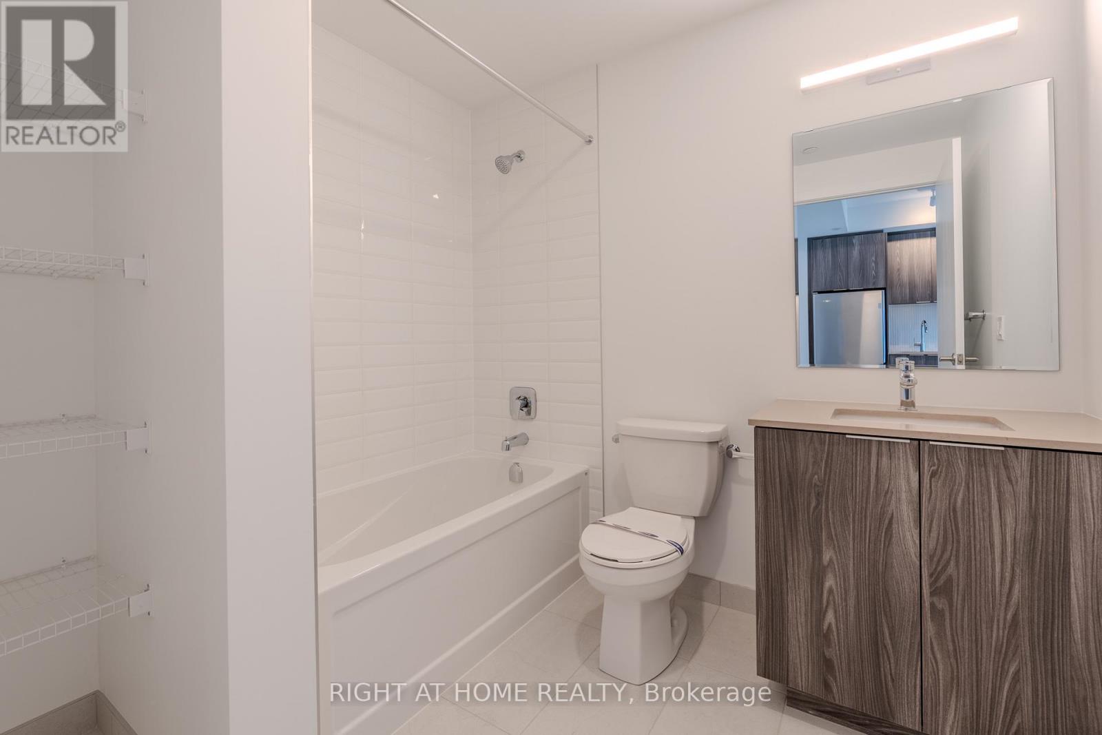 215 - 720 Whitlock Avenue, Milton, Ontario  L9E 2B5 - Photo 17 - W12482676