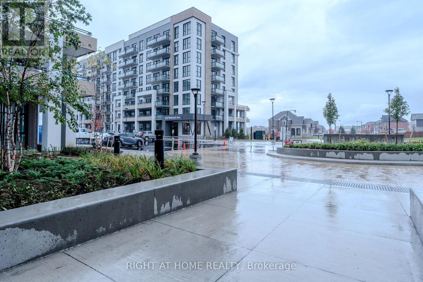 215 - 720 Whitlock Avenue, Milton, Ontario  L9E 2B5 - Photo 35 - W12482676