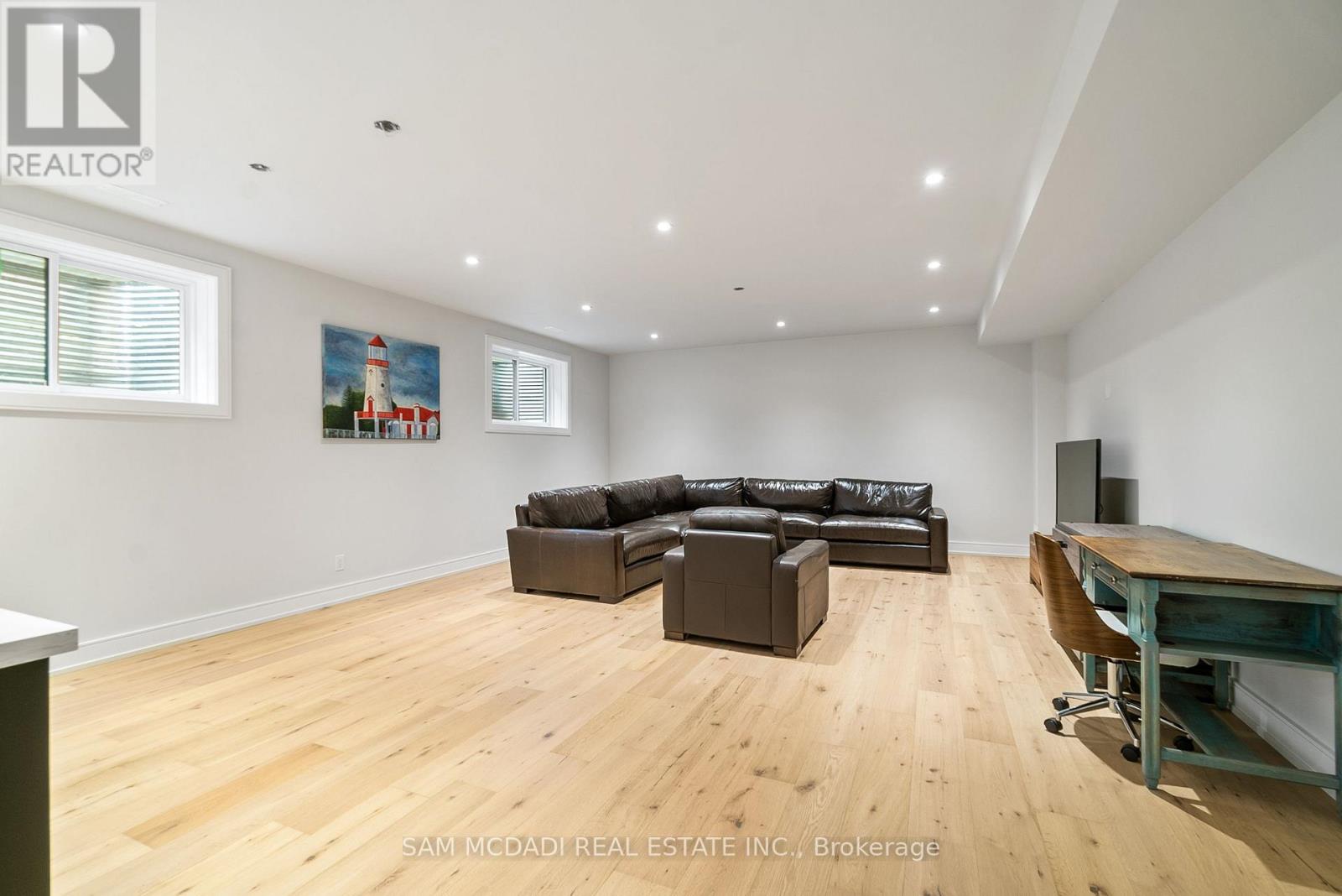 39 Oakwood Avenue N, Mississauga, Ontario  L5G 3L8 - Photo 40 - W12482689