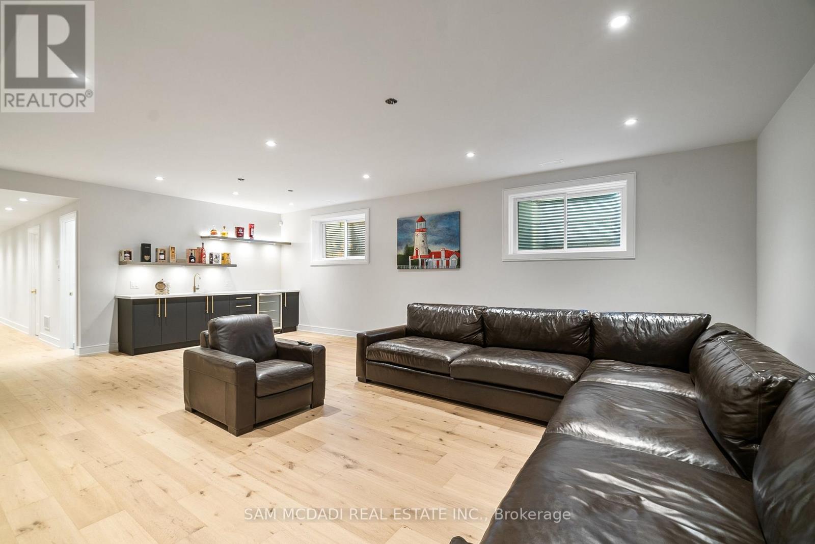 39 Oakwood Avenue N, Mississauga, Ontario  L5G 3L8 - Photo 41 - W12482689