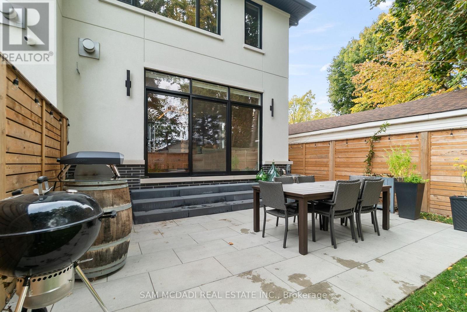39 Oakwood Avenue N, Mississauga, Ontario  L5G 3L8 - Photo 44 - W12482689