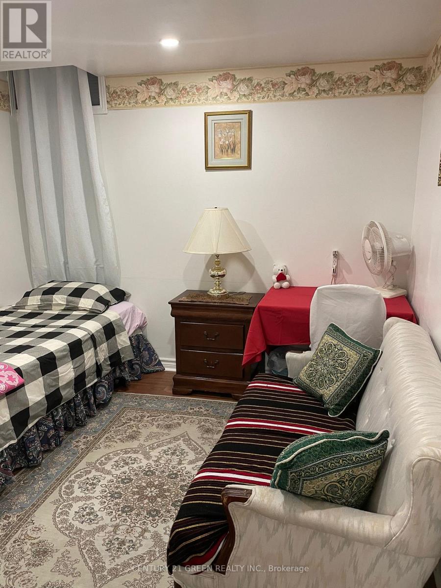 5020 East Mill Road, Mississauga, Ontario  L5V 1S5 - Photo 6 - W12482696