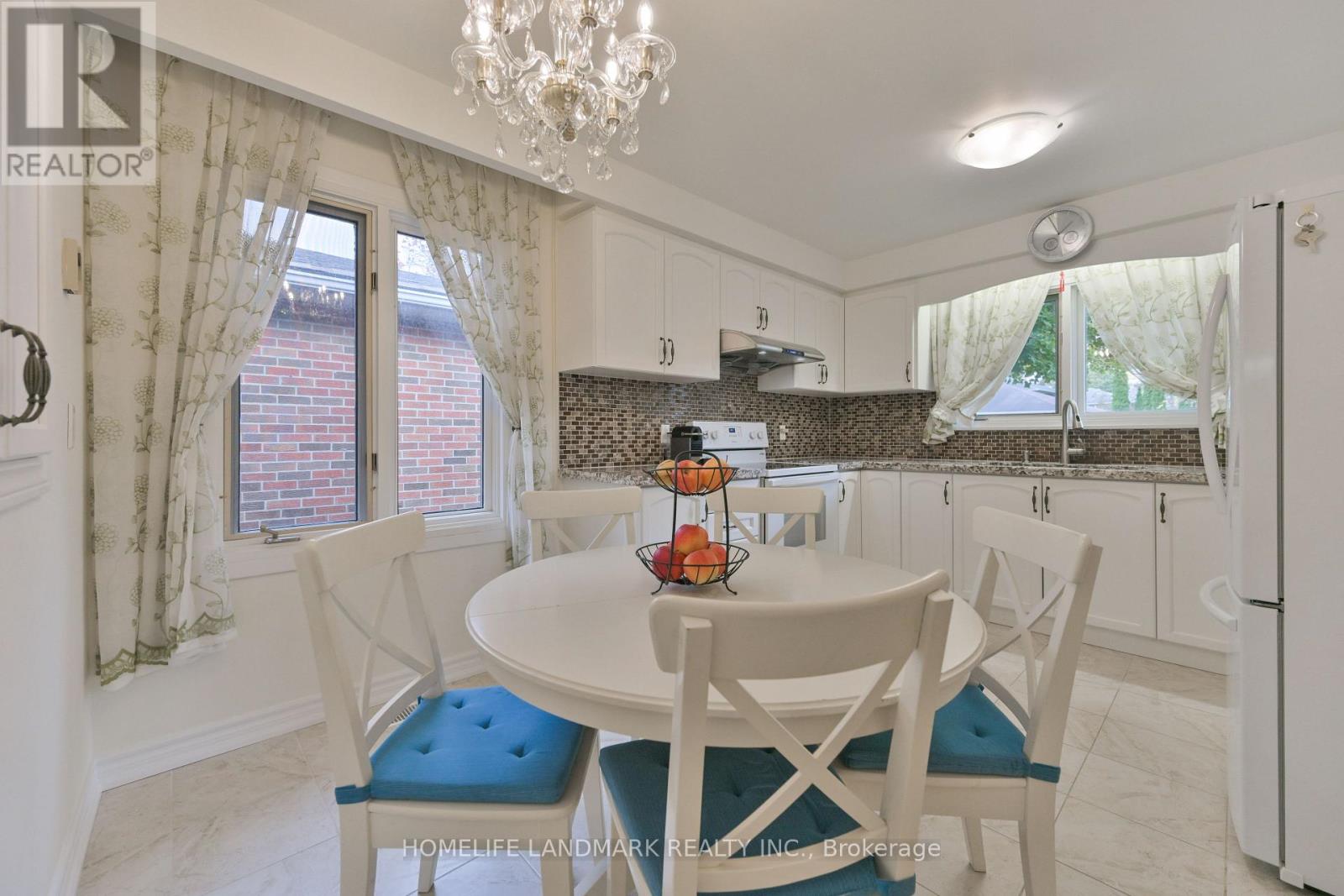 144 Clansman Boulevard, Toronto, Ontario  M2H 1Y1 - Photo 11 - C12482698