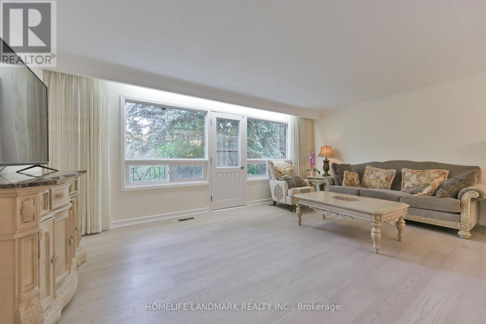 144 Clansman Boulevard, Toronto, Ontario  M2H 1Y1 - Photo 5 - C12482698