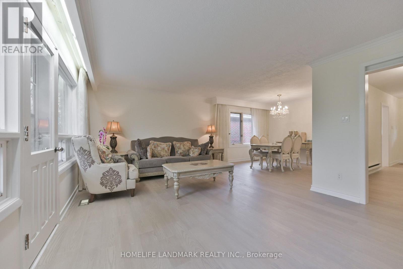 144 Clansman Boulevard, Toronto, Ontario  M2H 1Y1 - Photo 6 - C12482698
