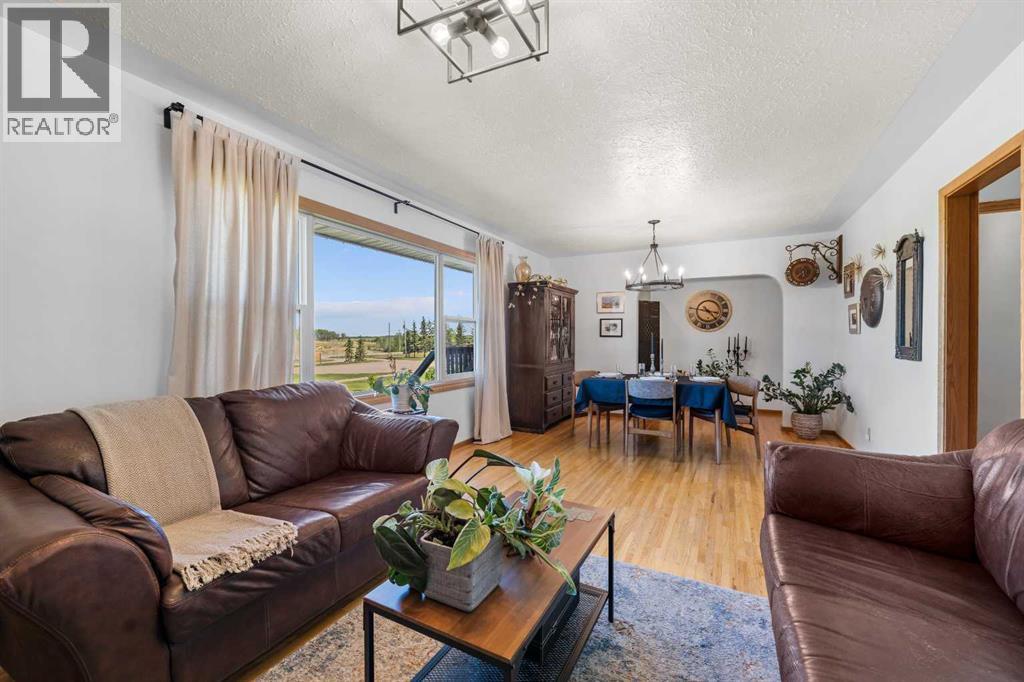281029 Range Road 42, Rural Rocky View County, Alberta  T4C 1A6 - Photo 13 - A2267022