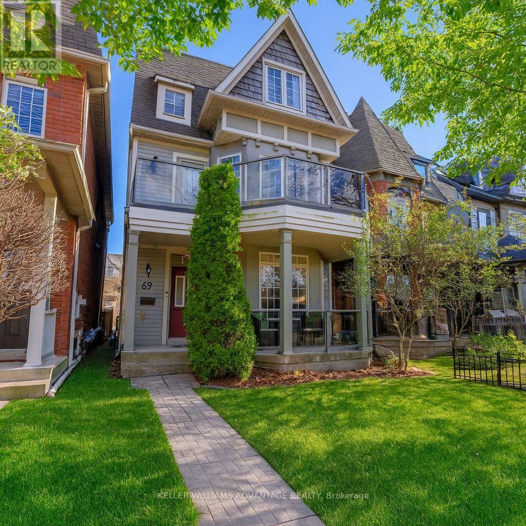 69 BOARDWALK DRIVE, Toronto, Ontario