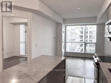 402ne - 9205 Yonge Street Sw, Richmond Hill, Ontario  L4C 1E2 - Photo 2 - N12480293