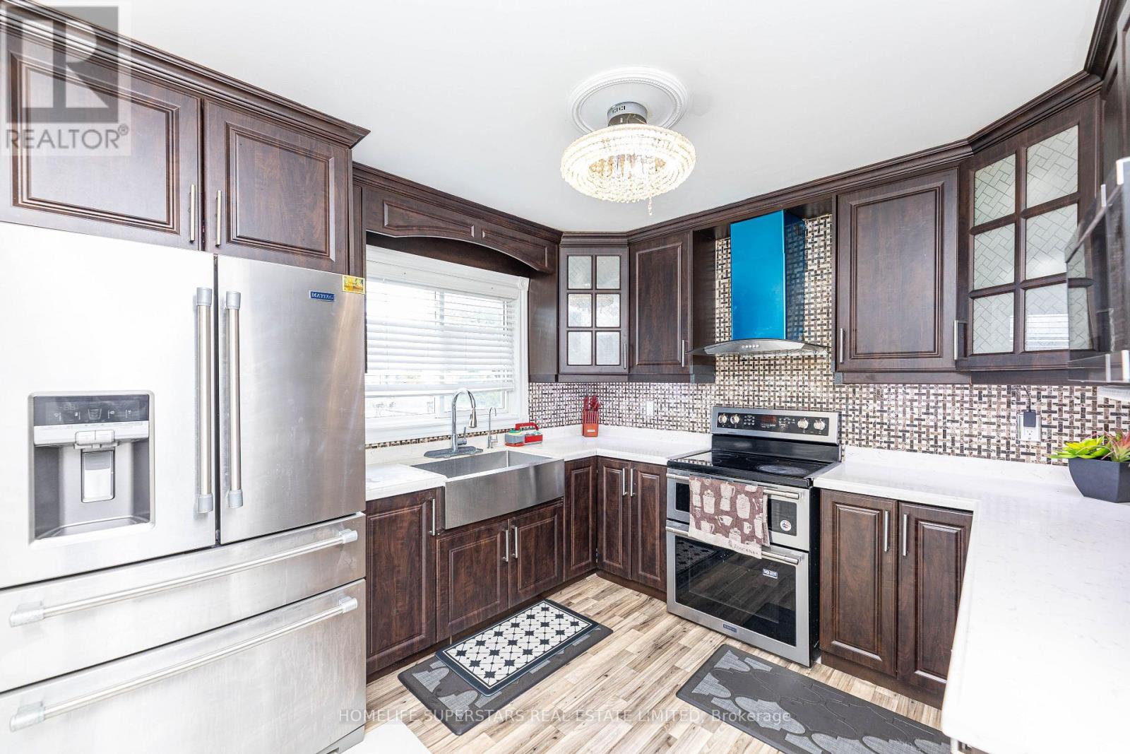 45 Woodlot Crescent, Toronto, Ontario  M9W 6T2 - Photo 16 - W12477471