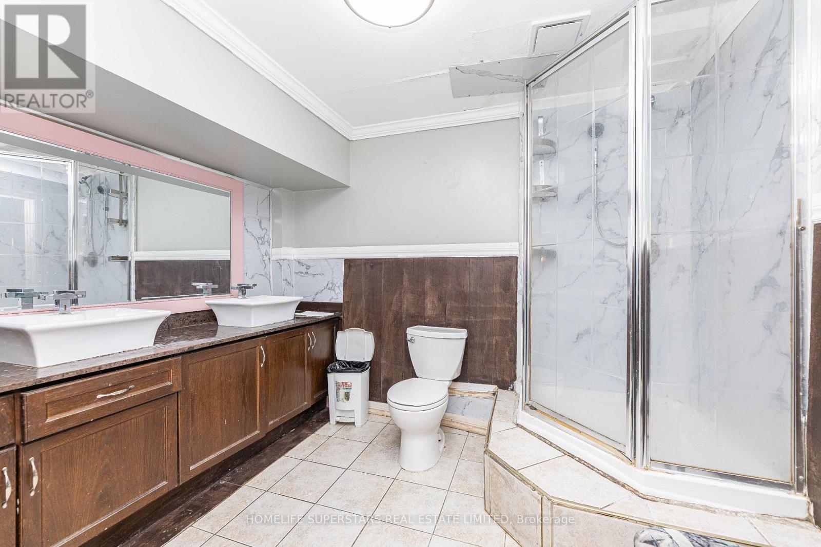 45 Woodlot Crescent, Toronto, Ontario  M9W 6T2 - Photo 44 - W12477471
