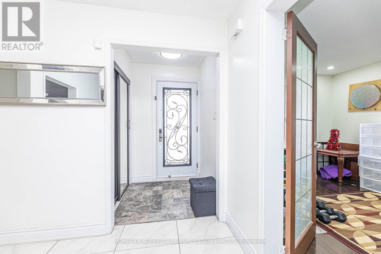 45 Woodlot Crescent, Toronto, Ontario  M9W 6T2 - Photo 5 - W12477471