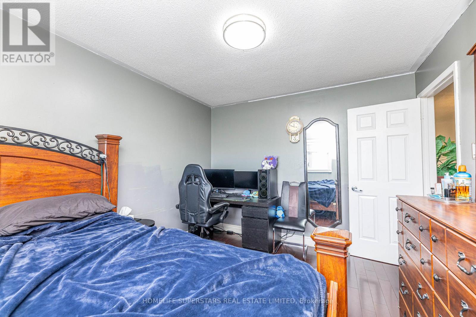 45 Woodlot Crescent, Toronto, Ontario  M9W 6T2 - Photo 34 - W12477471