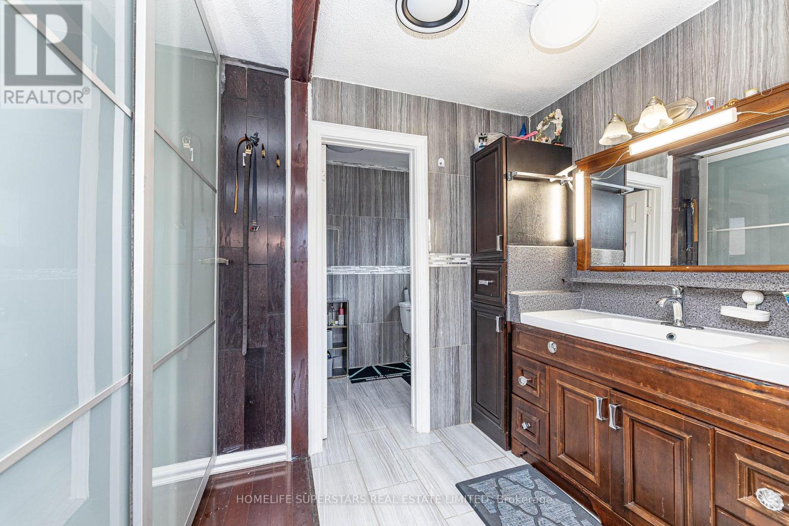 45 Woodlot Crescent, Toronto, Ontario  M9W 6T2 - Photo 25 - W12477471