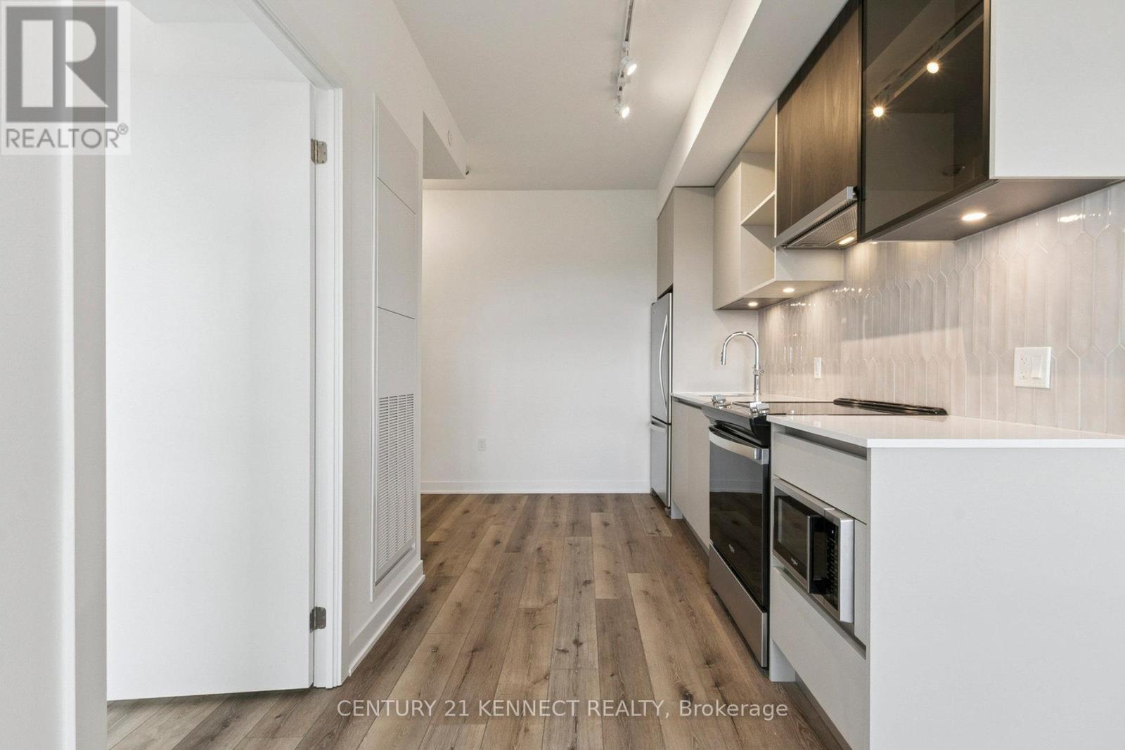628 - 395 Dundas Street W, Oakville, Ontario  L6M 5R8 - Photo 15 - W12482706