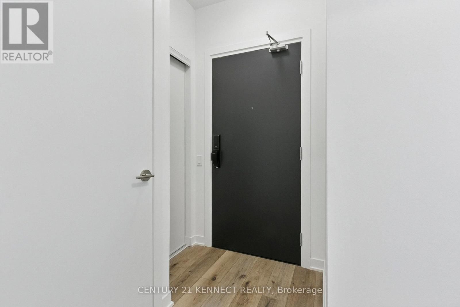 628 - 395 Dundas Street W, Oakville, Ontario  L6M 5R8 - Photo 3 - W12482706
