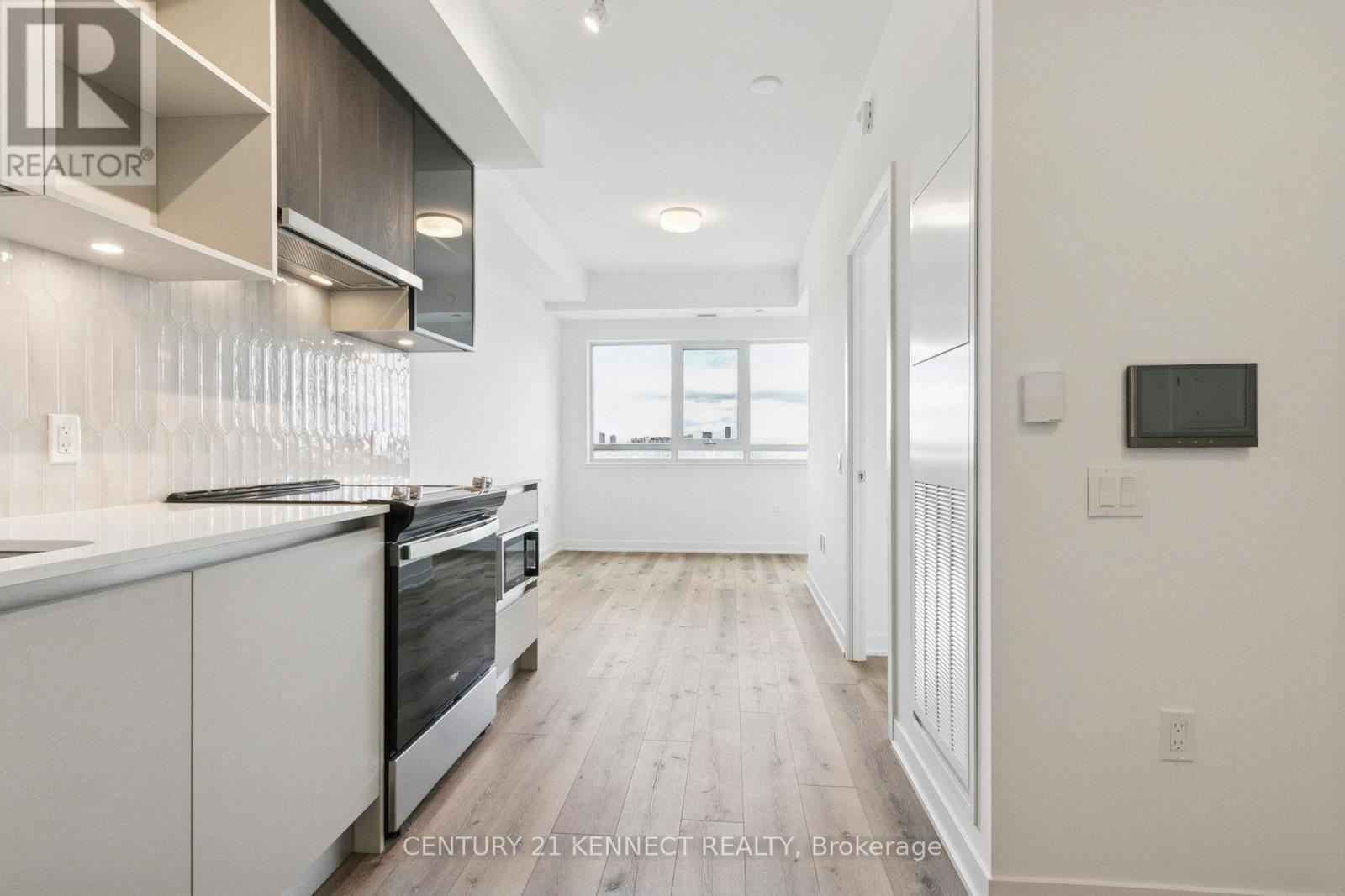 628 - 395 Dundas Street W, Oakville, Ontario  L6M 5R8 - Photo 4 - W12482706