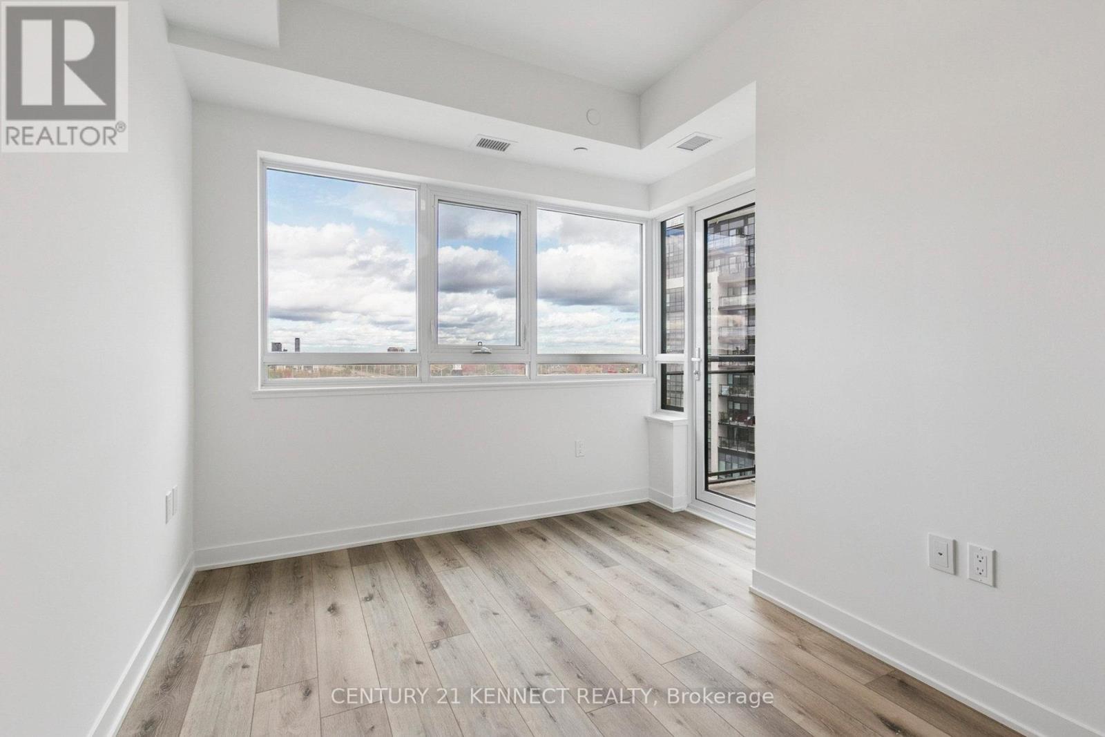 628 - 395 Dundas Street W, Oakville, Ontario  L6M 5R8 - Photo 6 - W12482706