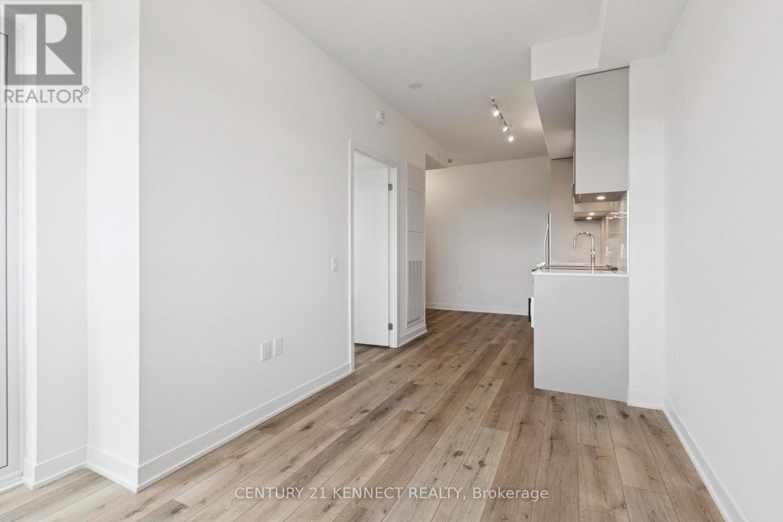 628 - 395 Dundas Street W, Oakville, Ontario  L6M 5R8 - Photo 9 - W12482706