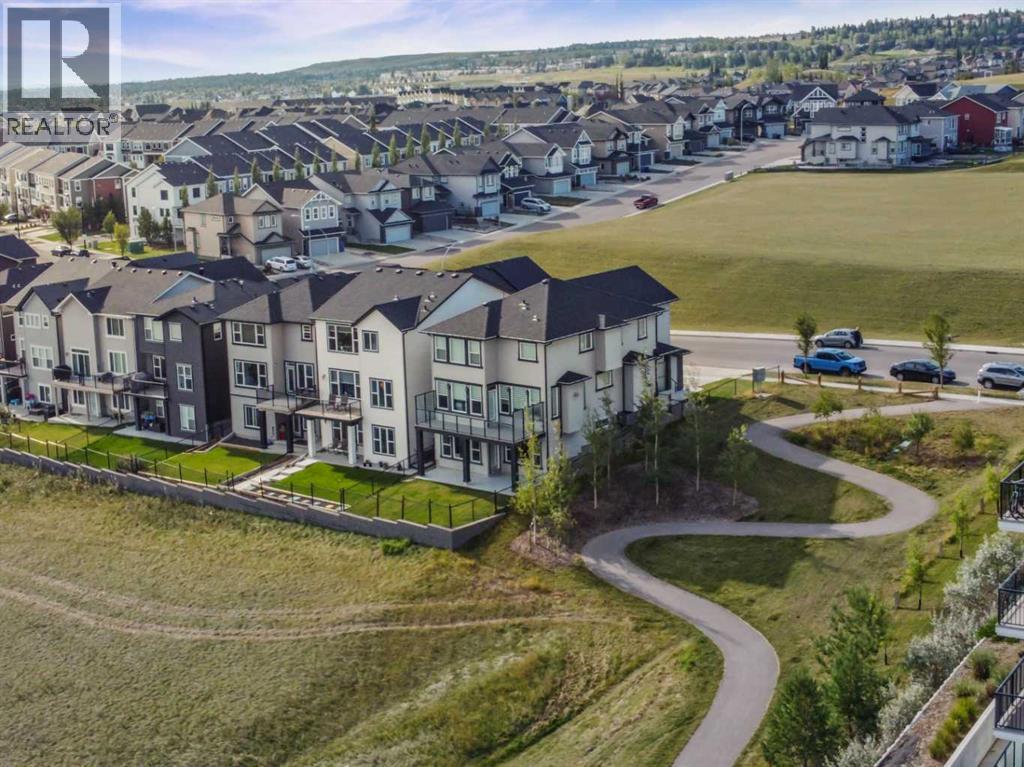 490 Sherwood Boulevard Nw, Calgary, Alberta  t3r 0y6 - Photo 6 - A2255016