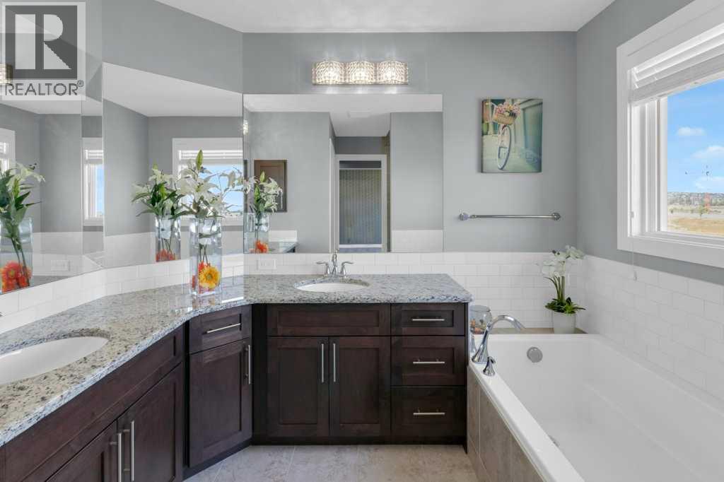 490 Sherwood Boulevard Nw, Calgary, Alberta  t3r 0y6 - Photo 38 - A2255016