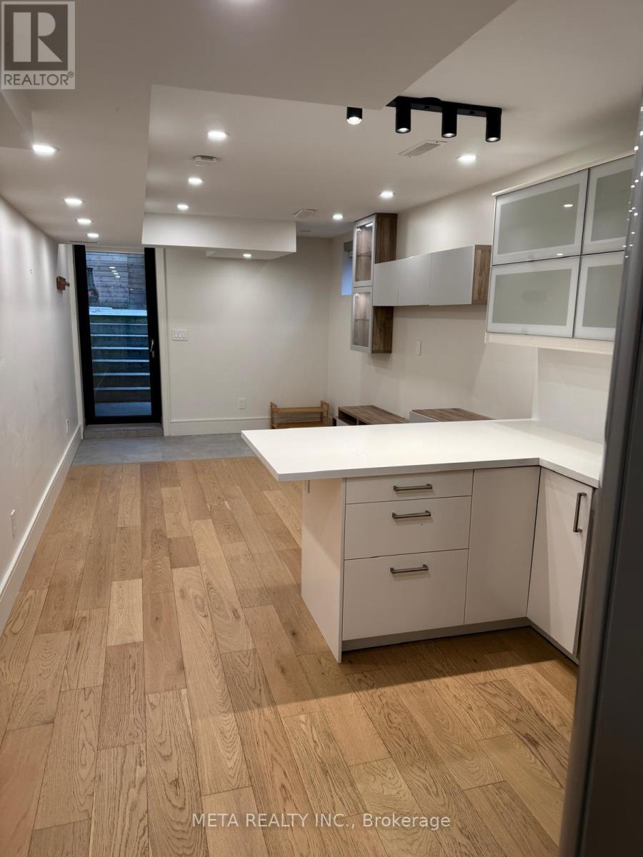 71 Harshaw Avenue, Toronto, Ontario  M8S 1X9 - Photo 6 - W12376248