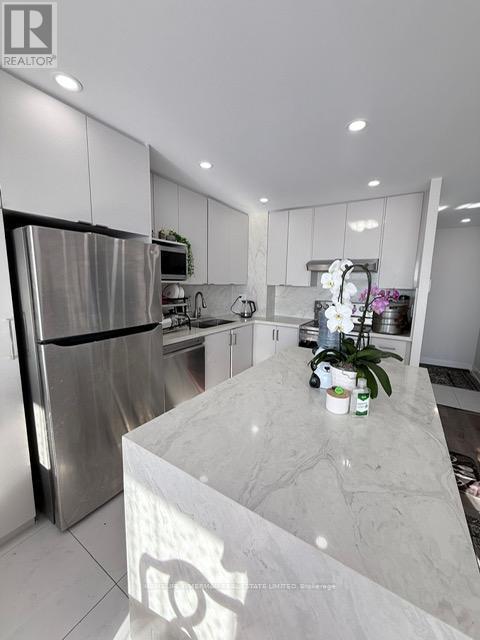 2607 - 715 Don Mills Road, Toronto, Ontario  M3C 1S5 - Photo 2 - C12417698