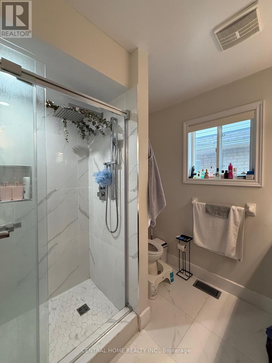 Main Floor - 89 Old Colony Road, Richmond Hill, Ontario  L4E 3X2 - Photo 13 - N12481816