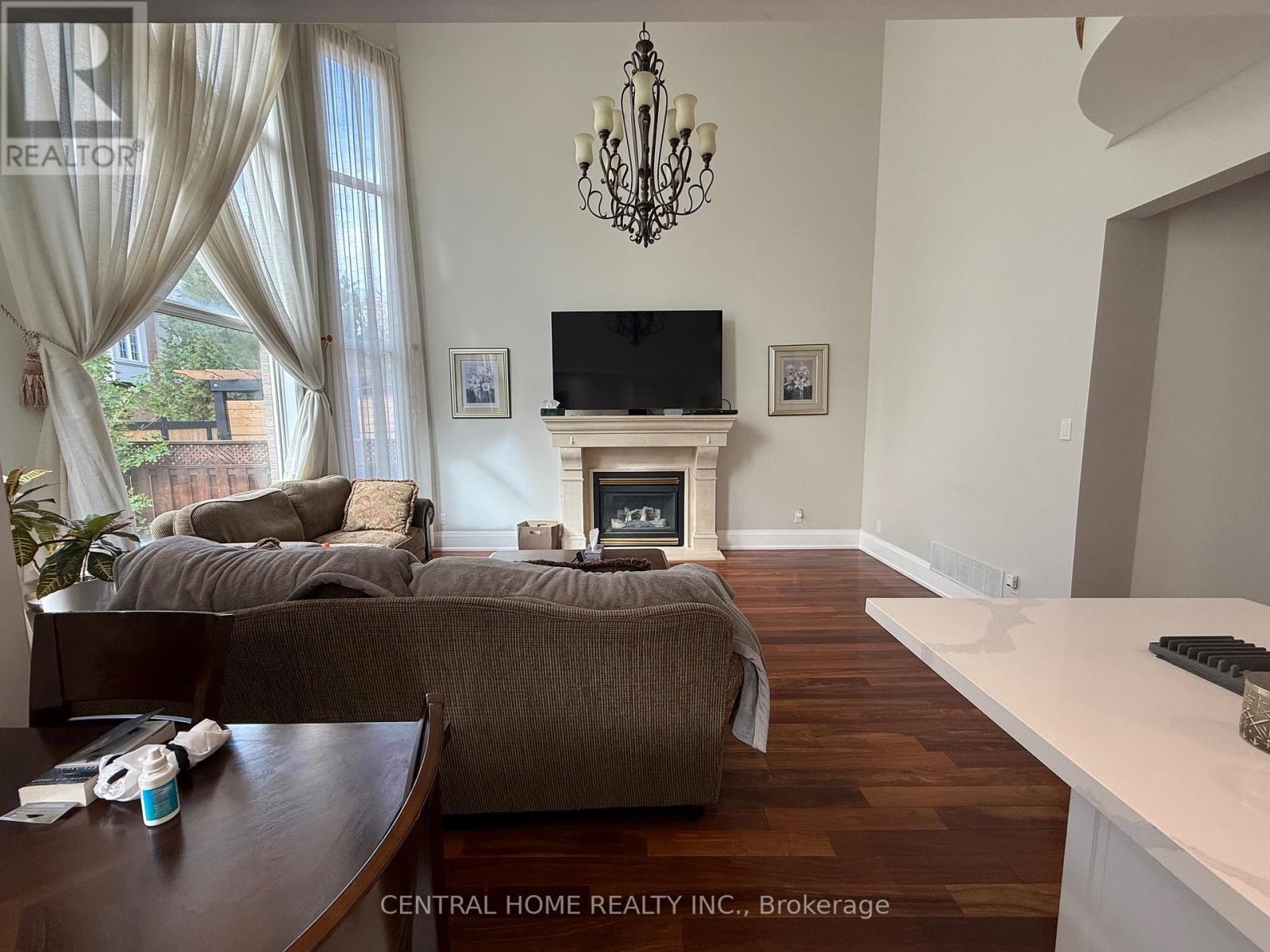 MAIN FLOOR - 89 OLD COLONY ROAD, Richmond Hill, Ontario