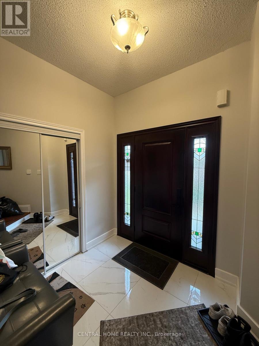 Main Floor - 89 Old Colony Road, Richmond Hill, Ontario  L4E 3X2 - Photo 19 - N12481816