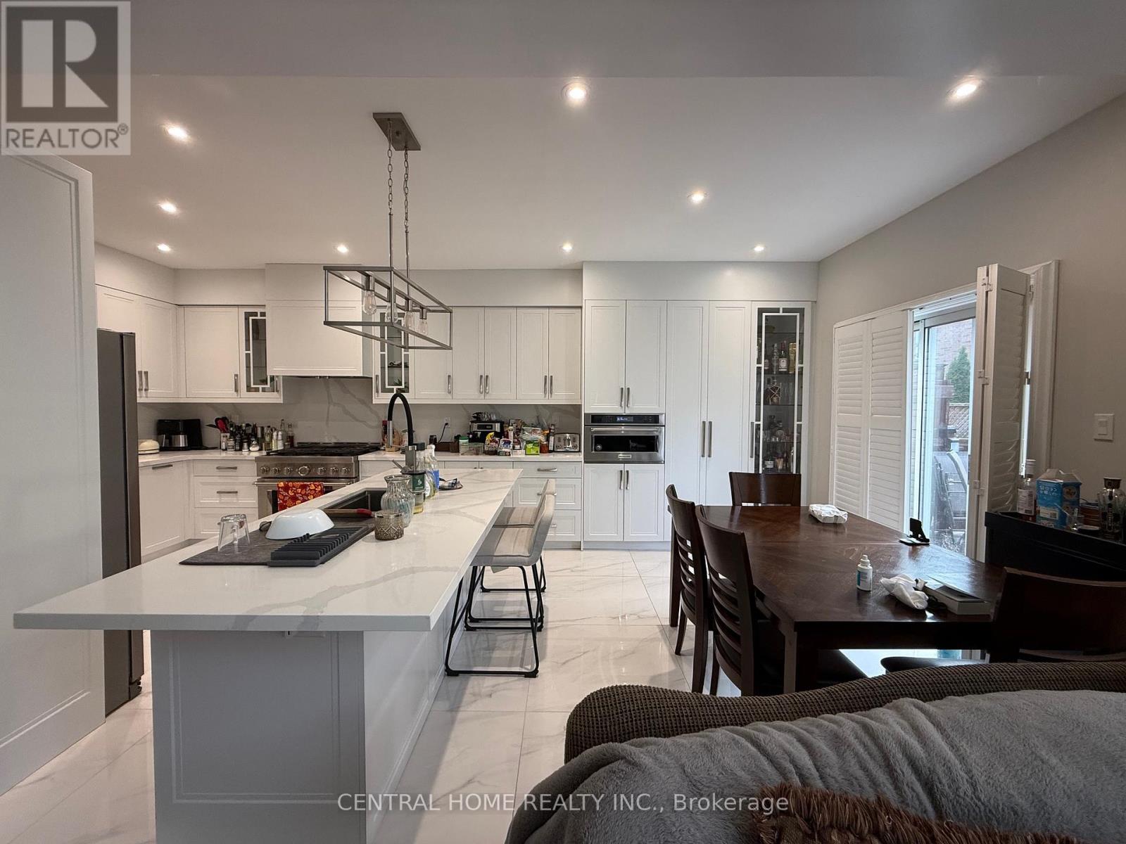Main Floor - 89 Old Colony Road, Richmond Hill, Ontario  L4E 3X2 - Photo 22 - N12481816