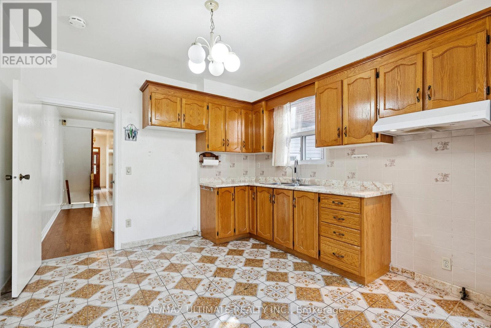111 Northcote Avenue, Toronto, Ontario  M6J 3K4 - Photo 12 - C12482715