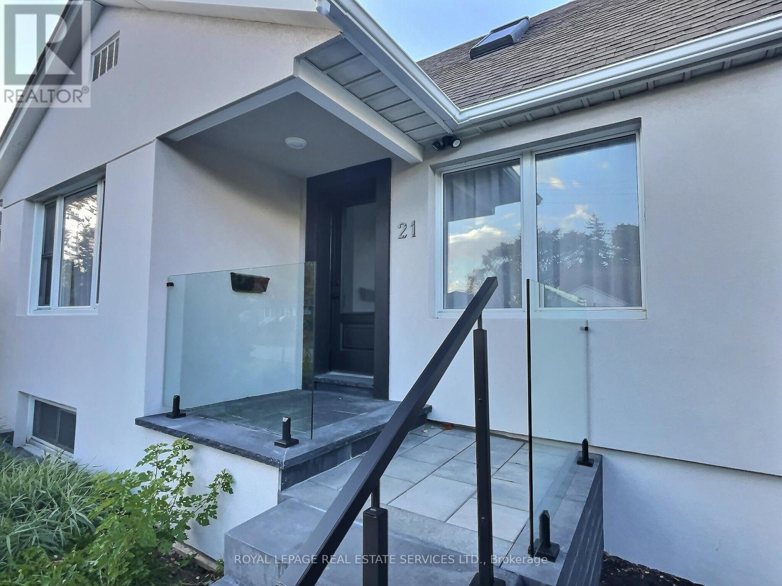 21 Christina Crescent, Toronto, Ontario  M1R 4H7 - Photo 4 - E12482711