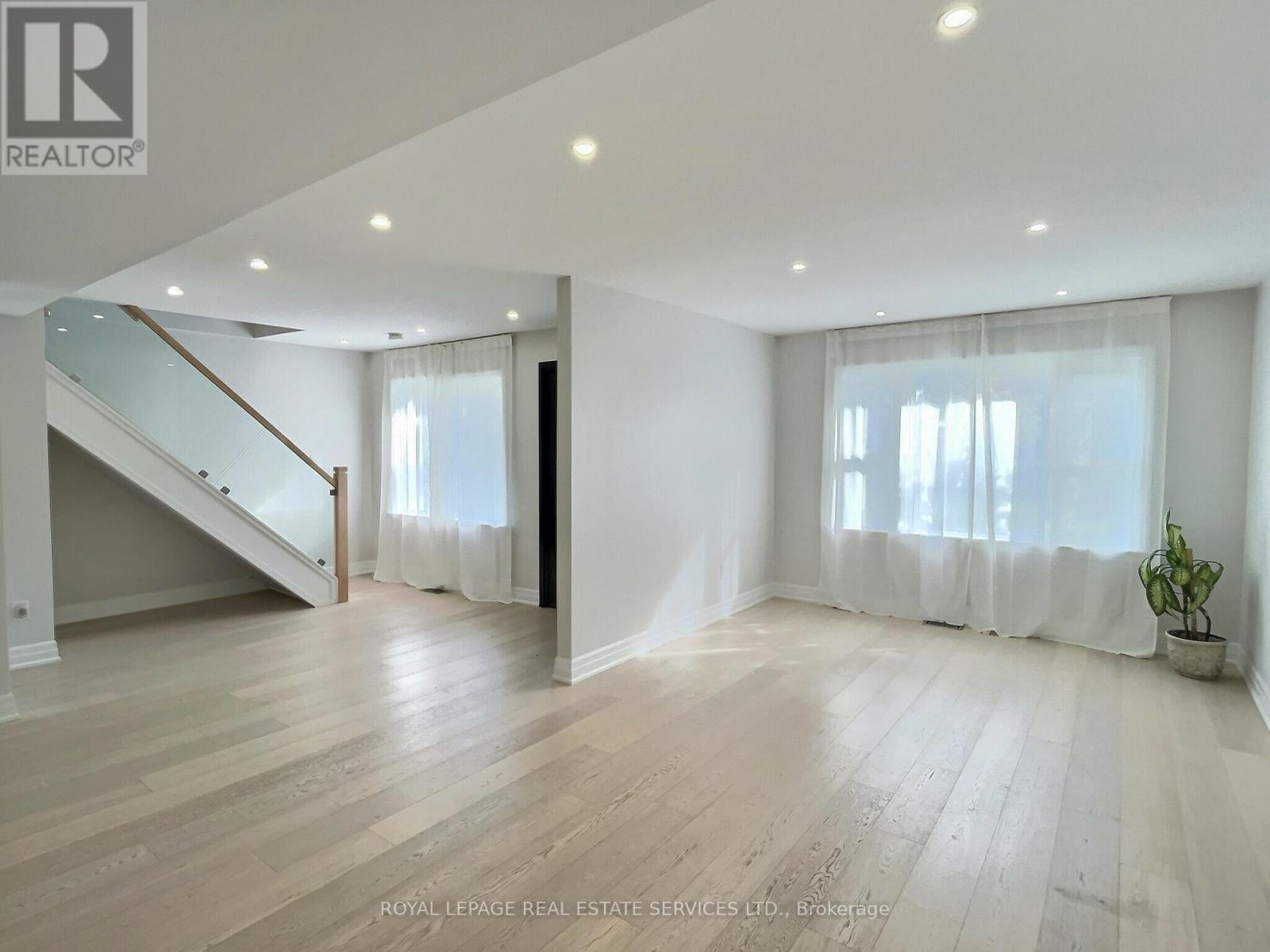 21 Christina Crescent, Toronto, Ontario  M1R 4H7 - Photo 5 - E12482711