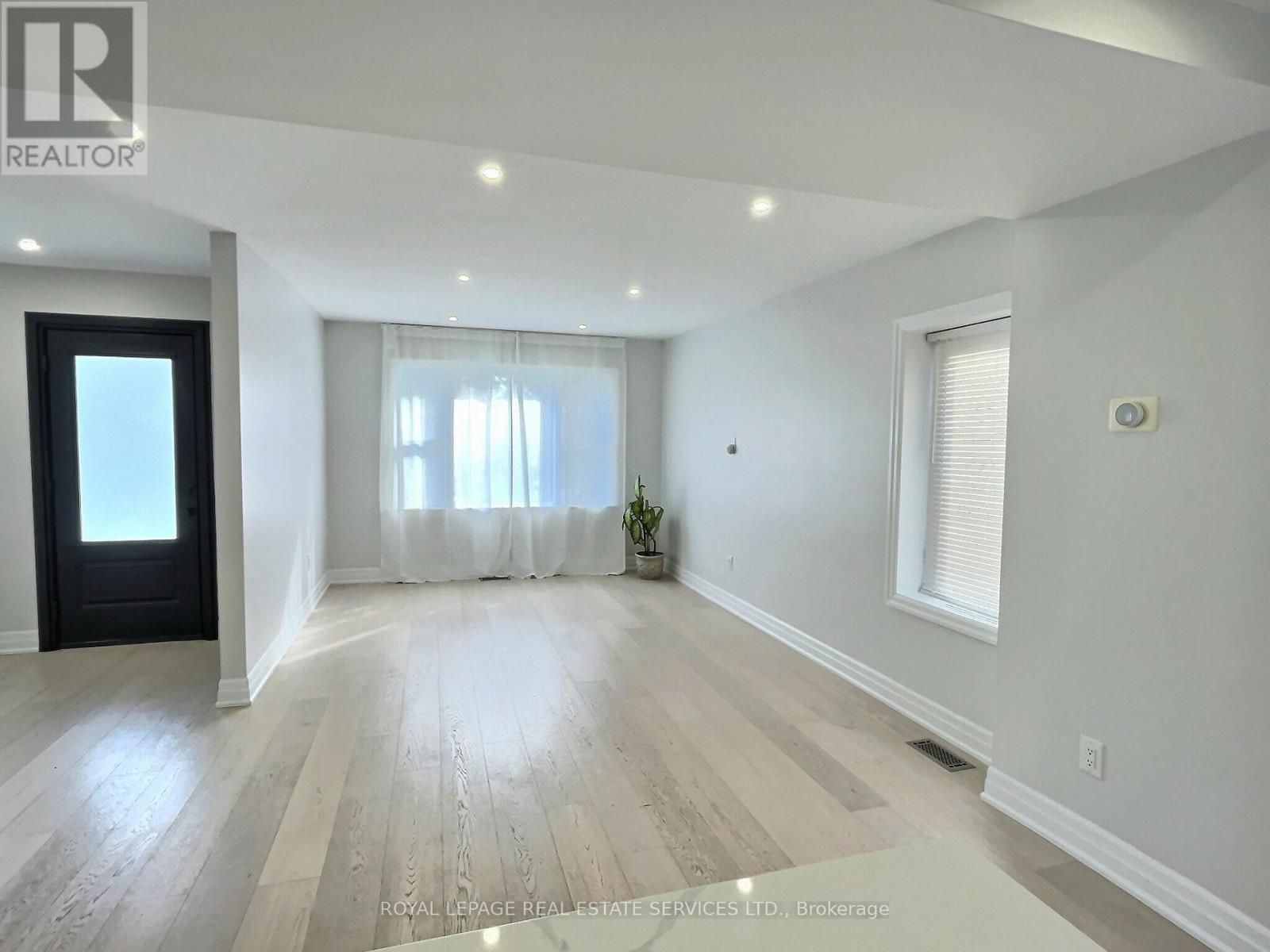 21 Christina Crescent, Toronto, Ontario  M1R 4H7 - Photo 6 - E12482711