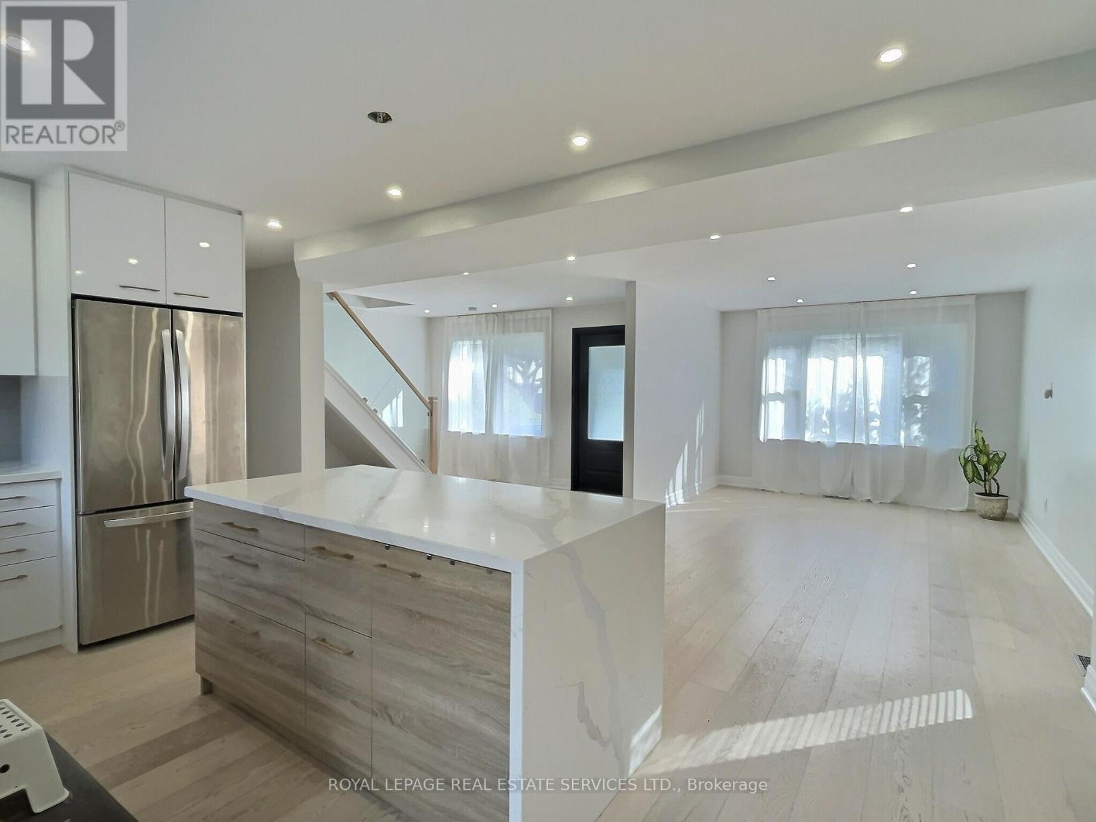21 Christina Crescent, Toronto, Ontario  M1R 4H7 - Photo 7 - E12482711